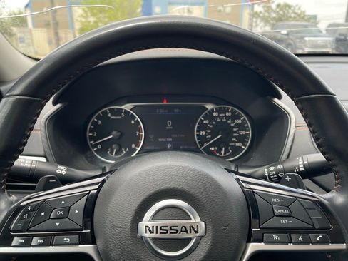 Used 2020 Nissan Altima 2.5 SR w/ Premium Package image 9