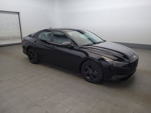 Used 2023 Hyundai Elantra SEL image 11