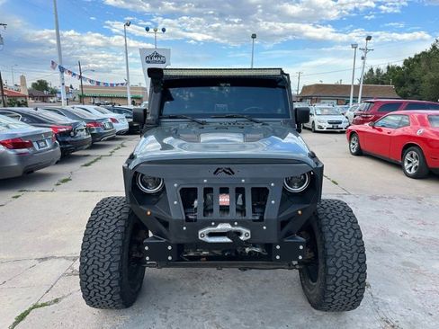 Used 2014 Jeep Wrangler Unlimited Rubicon w/ Connectivity Group AWD/4WD image 2