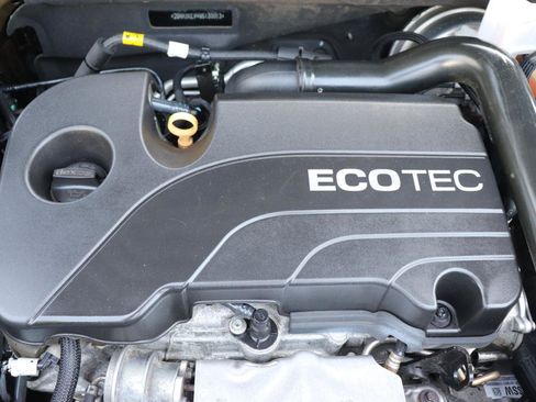 Used 2021 Chevrolet Equinox LT FWD image 46