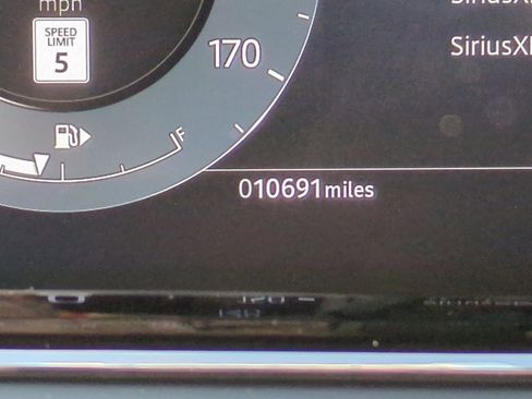 Used 2024 Land Rover Range Rover Evoque S image 14