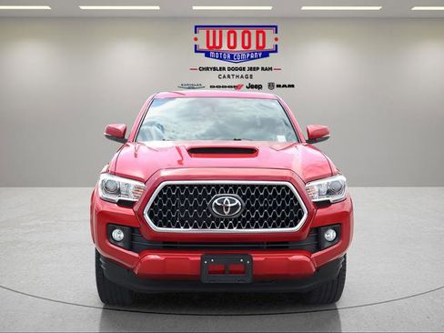 Used 2019 Toyota Tacoma TRD Sport AWD/4WD image 9