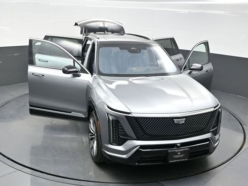 New 2026 Cadillac Vistiq Premium Luxury w/ LPO, Floor Liner Package image 34