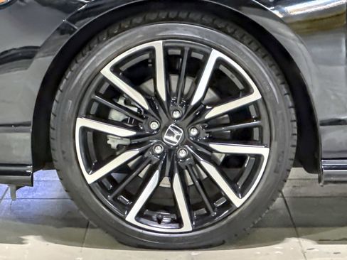 Used 2024 Honda Accord Touring image 11