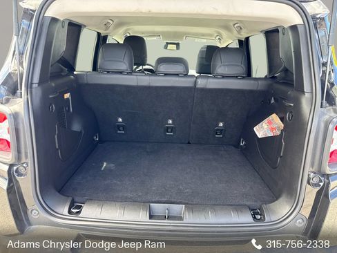 Used 2023 Jeep Renegade Limited AWD/4WD image 8