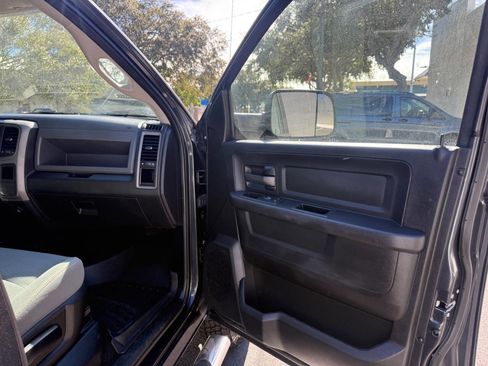 Used 2017 RAM 3500 Tradesman w/ Chrome Appearance Group image 92