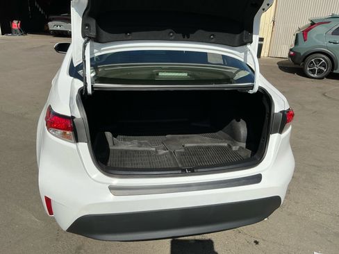 Used 2025 Toyota Corolla LE w/ Convenience Package image 25