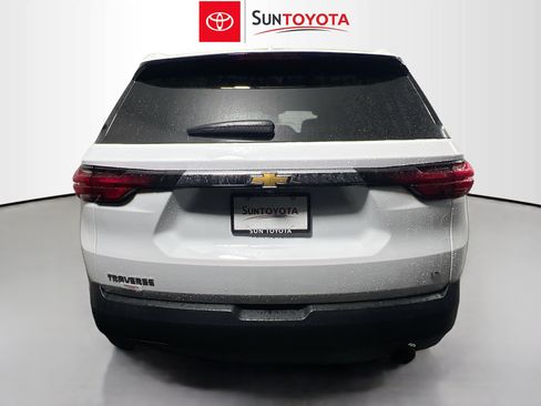 Used 2023 Chevrolet Traverse LT FWD image 5