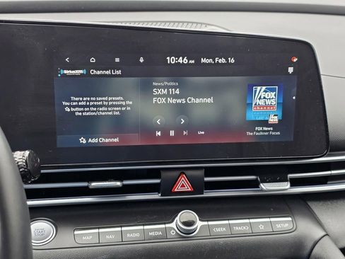 Used 2025 Hyundai Elantra SEL image 10