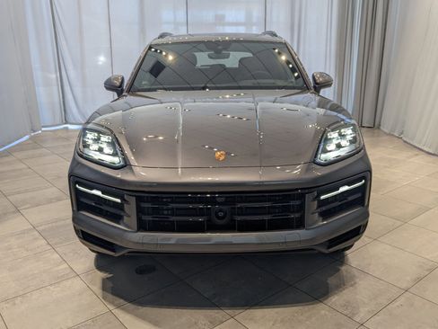 Certified 2025 Porsche Cayenne image 6