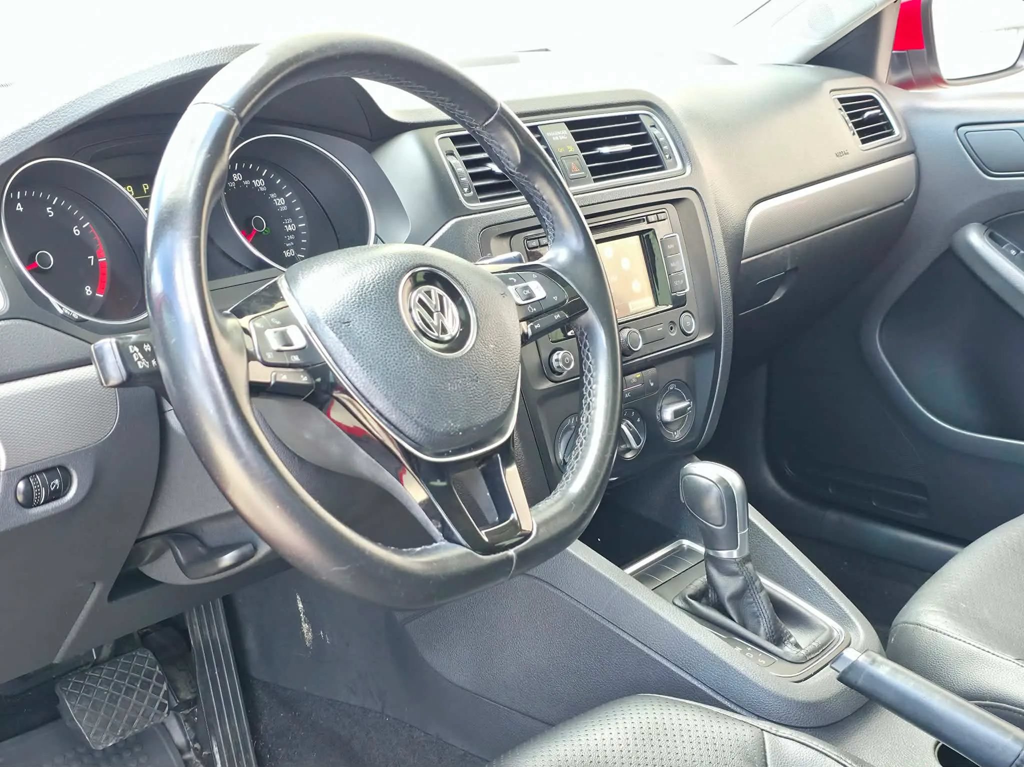 Used 2015 Volkswagen Jetta SE FWD image 9