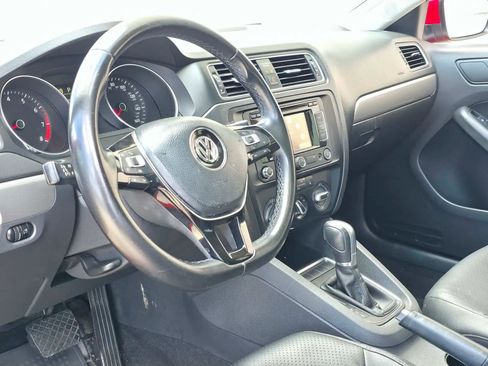 Used 2015 Volkswagen Jetta SE FWD image 9