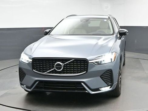 Used 2023 Volvo XC60 B5 Ultimate w/ Climate Package AWD/4WD image 3