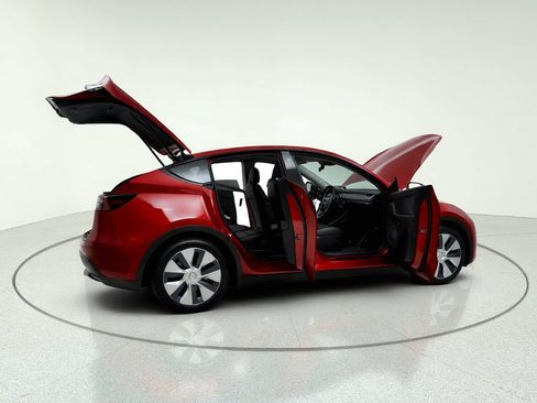 Used 2021 Tesla Model Y Long Range AWD/4WD image 14