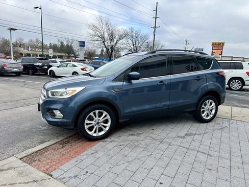 Used 2018 Ford Escape SEL image 3