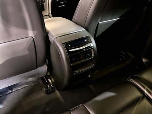 Used 2025 Cadillac XT5 Premium Luxury image 29