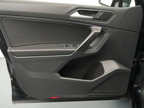 Used 2021 Volkswagen Tiguan SE R-Line image 25