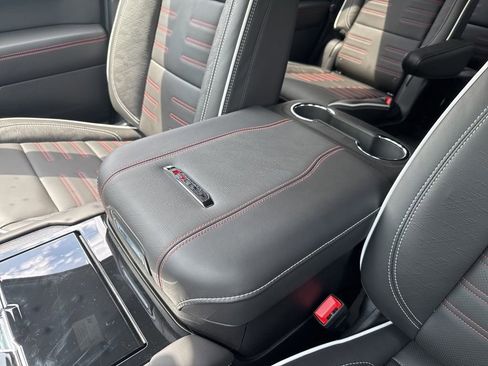 New 2026 GMC Yukon AT4 Ultimate w/ LPO, Floor Liner Package AWD/4WD image 44