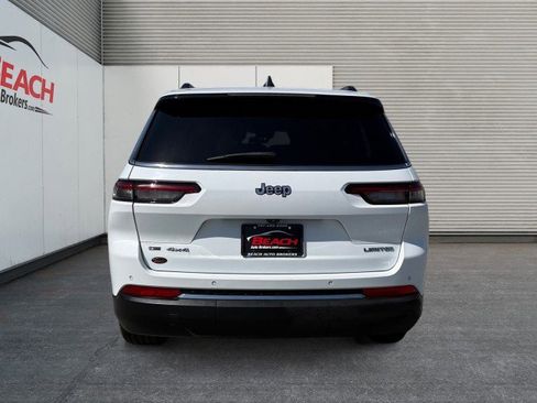 Used 2021 Jeep Grand Cherokee L Limited AWD/4WD image 16