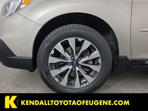 Used 2017 Subaru Outback 2.5i Limited AWD/4WD image 9