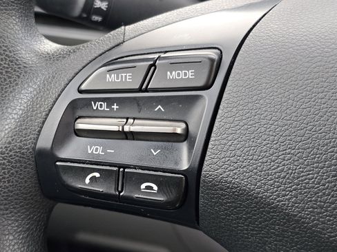 Used 2019 Hyundai Elantra SE image 11