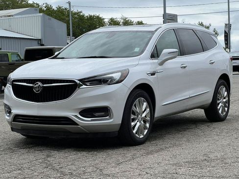 Used 2018 Buick Enclave Essence AWD/4WD image 34