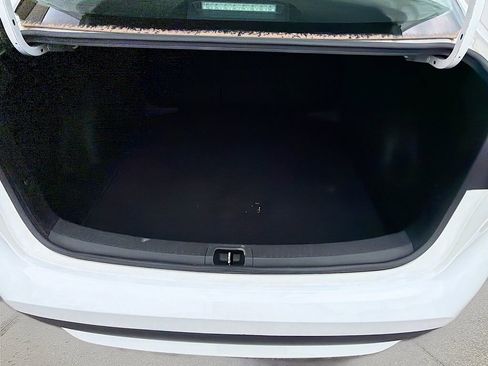 Used 2020 Toyota Corolla LE FWD image 12