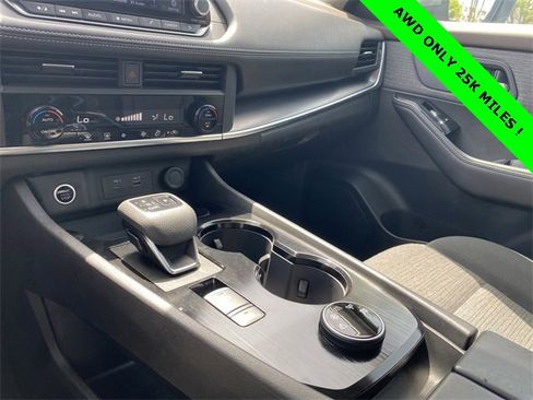 Used 2023 Nissan Rogue SV image 24