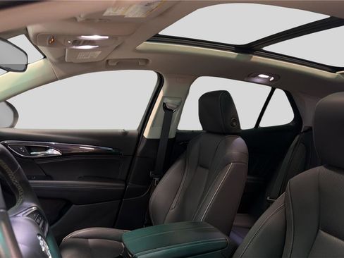 Used 2022 Buick Envision Essence w/ Safety Package FWD image 19