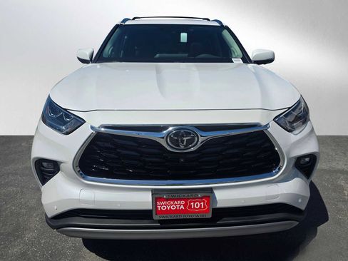 New 2026 Toyota Highlander Platinum AWD/4WD image 8