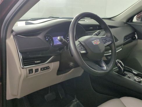 Used 2023 Cadillac XT4 Premium Luxury w/ Technology Package image 10