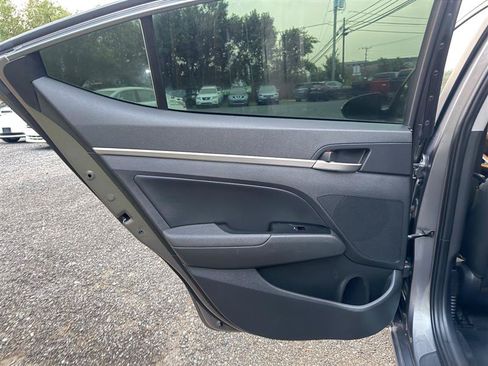 Used 2020 Hyundai Elantra Limited w/ Cargo Package (C1) FWD image 13
