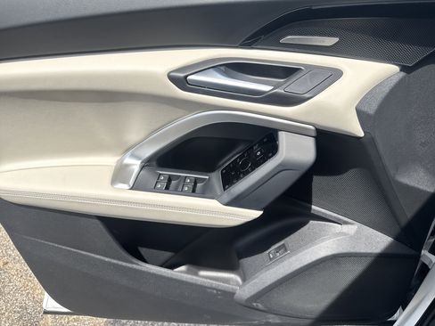 Certified 2025 Audi Q5 Premium Plus w/ Premium Plus image 9