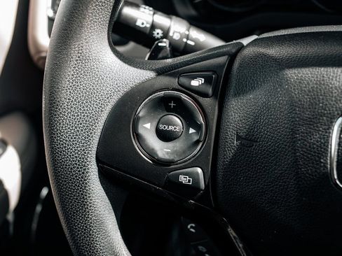 Used 2017 Honda HR-V EX image 26