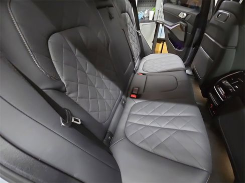 Used 2025 BMW X5 xDrive40i image 11