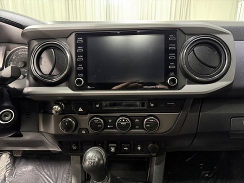 Used 2022 Toyota Tacoma TRD Off-Road image 12
