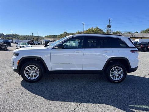 Used 2025 Jeep Grand Cherokee Laredo X image 7