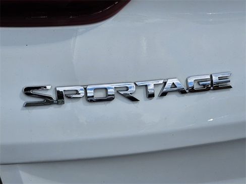 Used 2021 Kia Sportage LX image 13