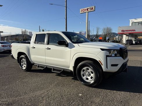 Used 2022 Nissan Frontier S w/ Technology Package image 2