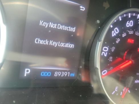 Certified 2022 Toyota RAV4 XLE FWD image 21