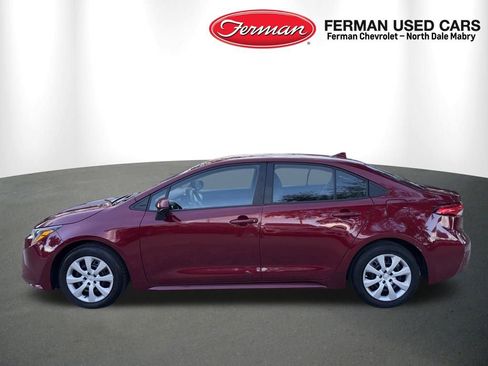 Used 2022 Toyota Corolla LE image 5