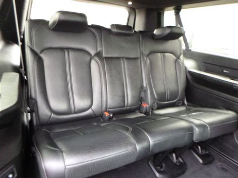Used 2023 Jeep Wagoneer L Series II AWD/4WD image 9