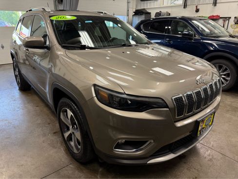 Used 2021 Jeep Cherokee Limited AWD/4WD image 3