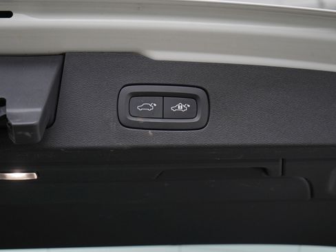 Used 2025 Volvo V60 B5 Cross Country Plus AWD/4WD image 11