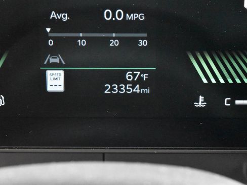 Used 2025 Kia Carnival FWD image 25