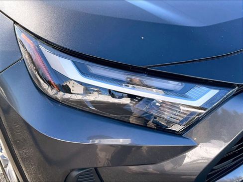 Certified 2025 Toyota RAV4 LE image 32