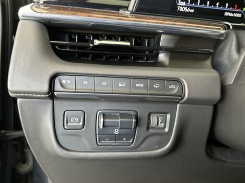Used 2022 Cadillac Escalade ESV Sport Platinum w/ LPO, ONYX Package AWD/4WD image 16