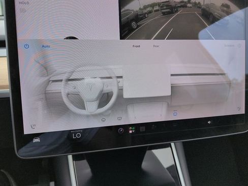 Used 2020 Tesla Model Y Long Range AWD/4WD image 24
