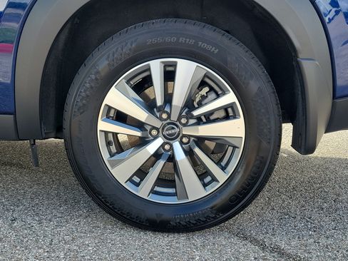 Certified 2025 Nissan Pathfinder SL FWD image 9