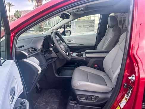 New 2026 Toyota Sienna XLE image 20